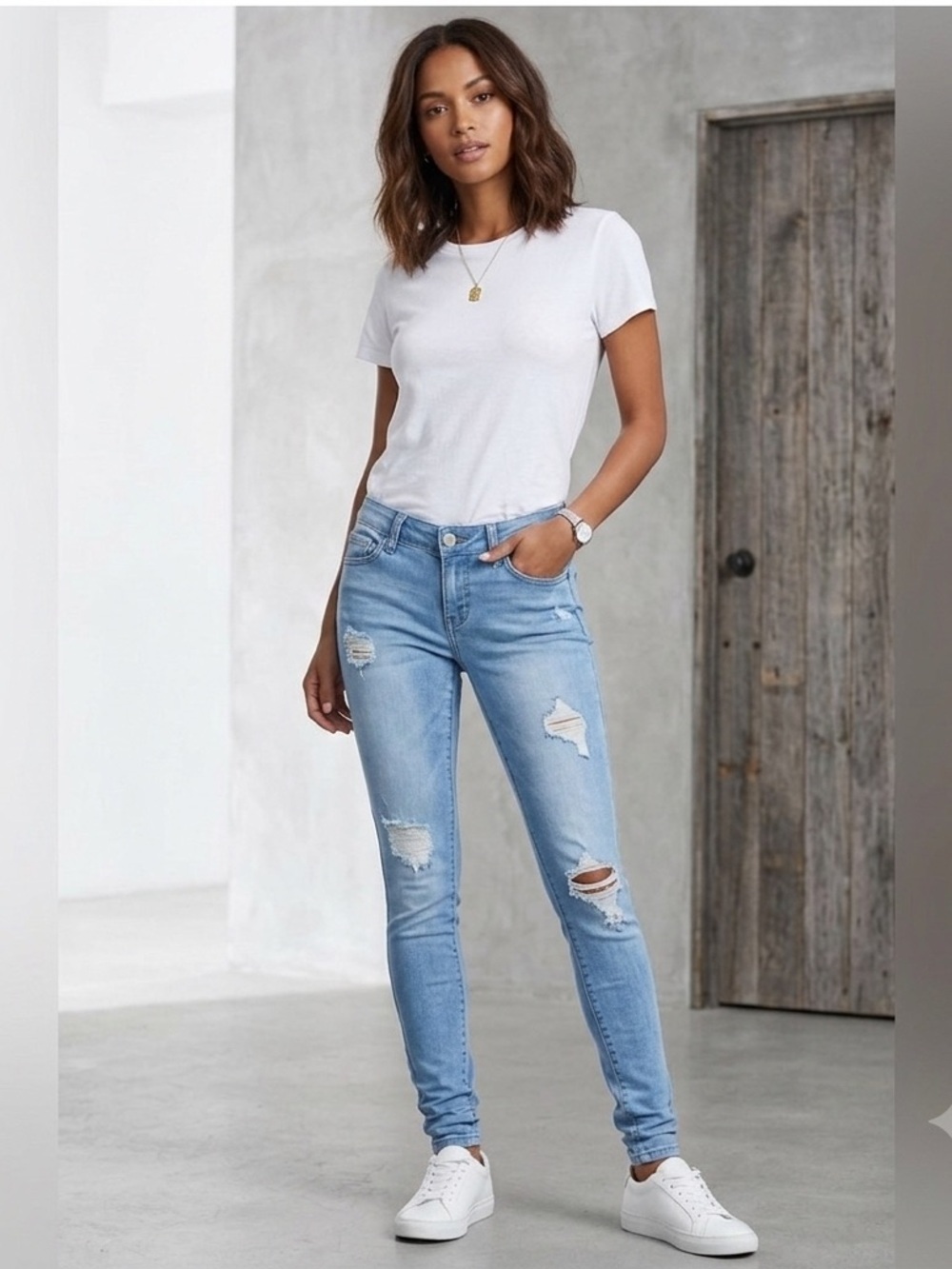Altar’d State Distressed Straight Leg Low Rise Denim Size 27/5.